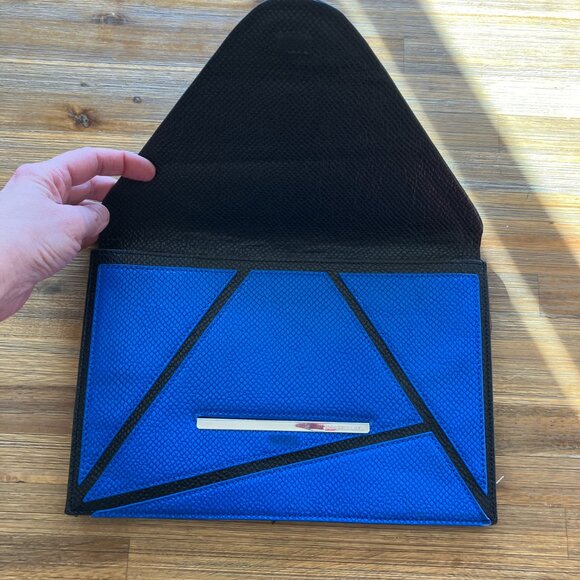 BCBG Black & blue geometric envelope with magnetic closure clutch mod punk glam - Picture 3 of 4